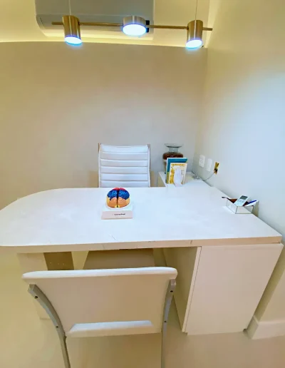 Carolina Veras. Psicóloga na Barra da Tijuca, especialista em terapia cognitivo-comportamental, psicologia, estresse, ansiedade, depressão, pânico, V-Clinic